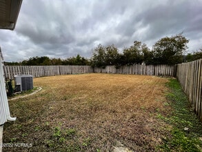 242 Smallwood Rd in Hubert, NC - Building Photo - Building Photo