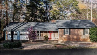 3626 Thompson Bend in Gainesville, GA - Building Photo