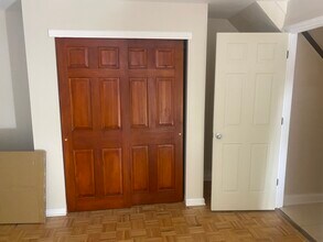 113 S 2nd St, Unit 113 First Fl in New Hyde Park, NY - Building Photo - Building Photo