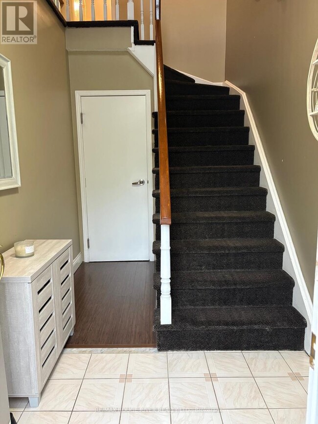 40 Farncomb Crescent in Bowmanville, ON - Building Photo - Building Photo