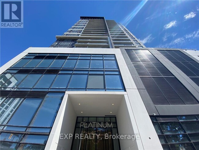 property at 15-915 Queen St S