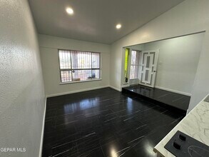 10408 Medwood Dr in El Paso, TX - Building Photo - Building Photo