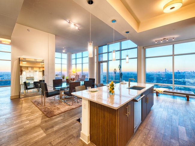 Latitude Med Center in Houston, TX - Building Photo - Building Photo