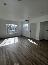 1123 W 43rd St in Los Angeles, CA - Building Photo - Building Photo