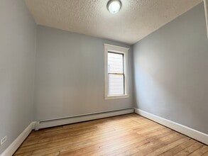 25 Dwight St, Unit 2 in Jersey City, NJ - Building Photo - Building Photo