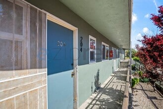 24035 2nd St in Hayward, CA - Building Photo - Building Photo