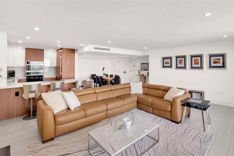 2 Grove Isle Dr, Unit 2 Grove Isle Dr # B605 in Miami, FL - Building Photo - Building Photo