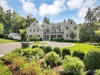 30 Hitchcock Road in Westport, CT - Building Photo