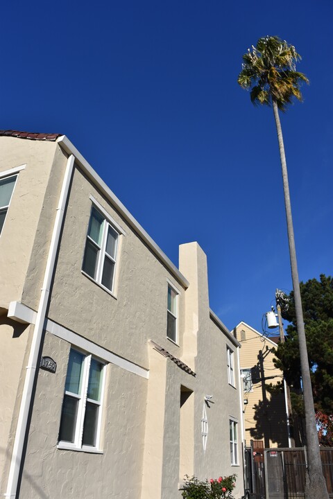 The Palms On Seminary in Oakland, CA - Building Photo