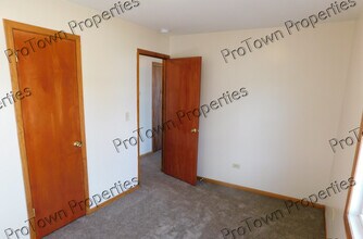 208 Louis Rd in Joliet, IL - Building Photo - Building Photo