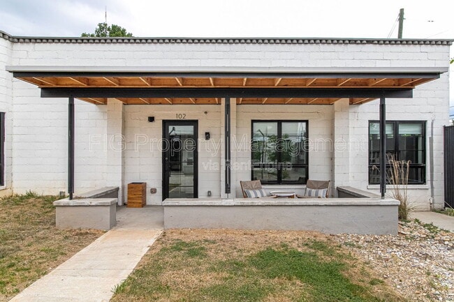 property at 3415 N Broadway