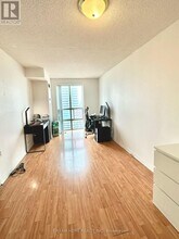 20 Olive Ave in Toronto, ON - Building Photo - Building Photo