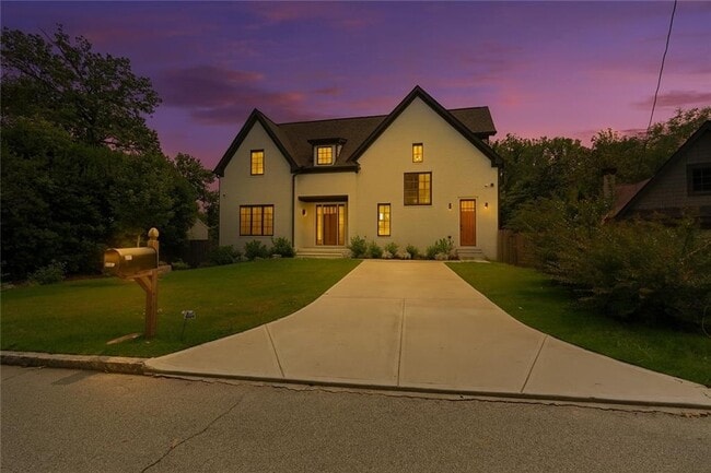 2071 Fairhaven Cir NE in Atlanta, GA - Building Photo - Building Photo