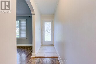 3 Glenn Murray Dr in Toronto, ON - Building Photo - Building Photo