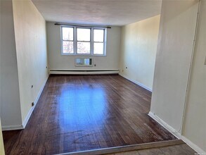 34-20 Parsons Blvd, Unit 5 in Queens, NY - Building Photo - Building Photo