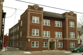 Shaker Square Plaza in Cleveland, OH - Building Photo - Building Photo