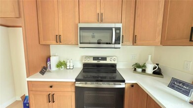 14761 Comet St, Unit 1412B in Irvine, CA - Building Photo - Building Photo