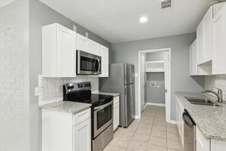 8540 Glen Meadow Ln in Beaumont, TX - Building Photo - Building Photo