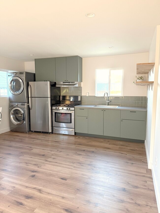 3321 1/2 Alice St in Los Angeles, CA - Foto de edificio - Building Photo