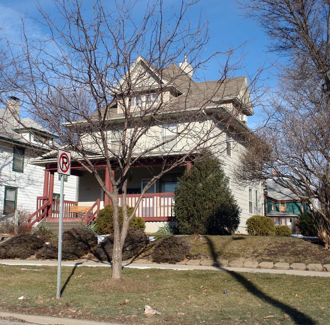 2303 Carpenter Ave in Des Moines, IA - Building Photo - Building Photo