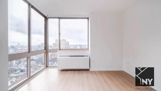 102 W 27th St