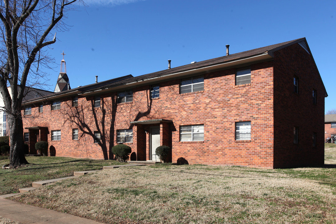 911 E Fourth St in Winston-Salem, NC - Building Photo