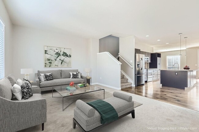 3344 Cranston Cir