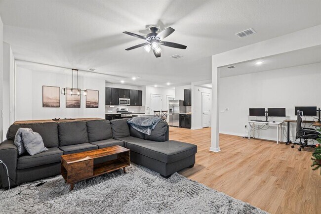 7619 Grenadine Bloom Bnd in Austin, TX - Building Photo - Building Photo