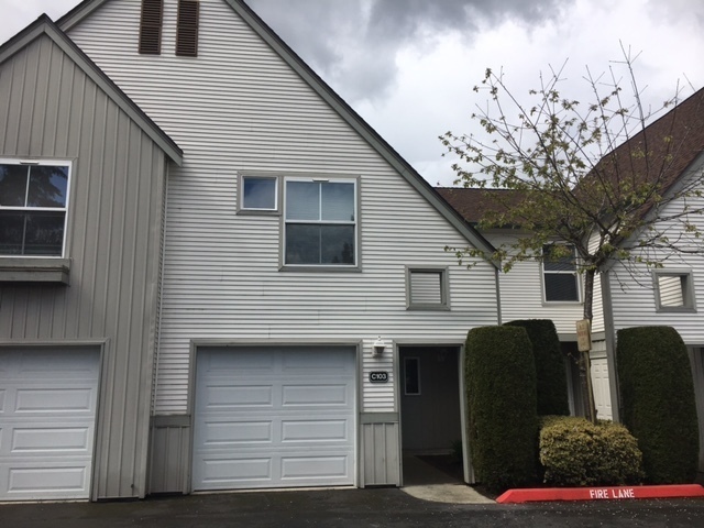 23907 67th Pl S in Kent, WA - Foto de edificio