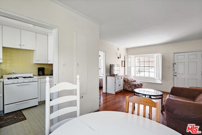 1165 Stanford St-Unit -C in Santa Monica, CA - Building Photo - Building Photo