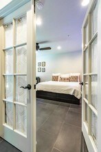 206 E Live Oak St in Austin, TX - Building Photo - Building Photo