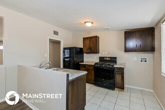 1733 S Avenida Regulo in Tucson, AZ - Foto de edificio - Building Photo