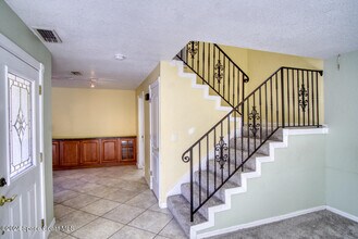 2014 Vista Oaks Cir NE in Palm Bay, FL - Building Photo - Building Photo