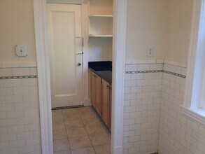 205 Winthrop Rd, Unit 3 in Brookline, MA - Building Photo - Building Photo