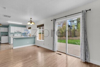 7410 SW 173rd Pl in Aloha, OR - Building Photo - Building Photo