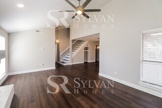 2211 Big Bend Dr in Carrollton, TX - Building Photo - Building Photo