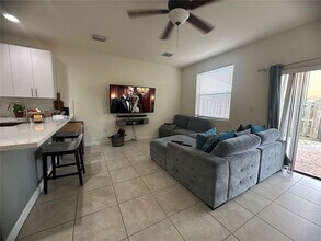 15112 SW 116th St in Miami, FL - Building Photo - Building Photo