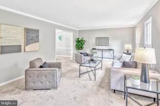 10700 John Turley Pl in Fairfax, VA - Building Photo - Building Photo