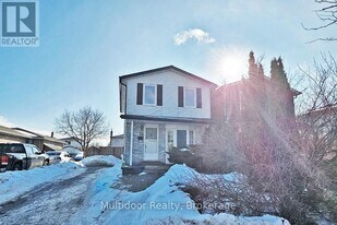 12 Hill St in Halton Hills, ON - Building Photo