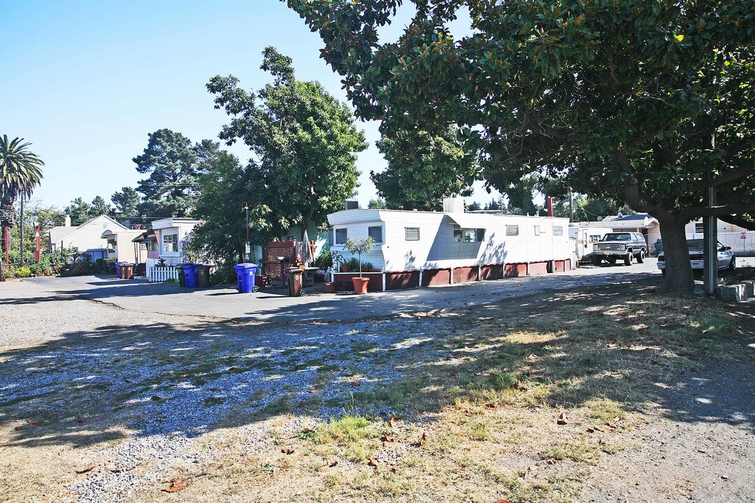 Rodeo Mobile Home park in Rodeo, CA - Building Photo