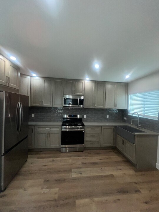 3543 Homeland Dr in Los Angeles, CA - Building Photo