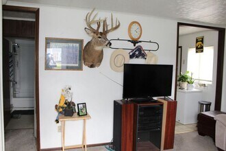 1126-1128 Sunset Ave in Kelley, IA - Building Photo - Building Photo