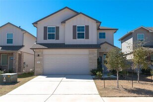114 Mercer St in Bastrop, TX - Building Photo