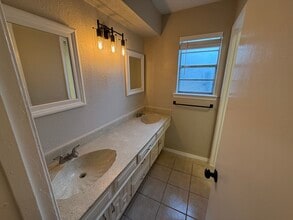 1221 Holt Ave in Desoto, TX - Building Photo - Building Photo