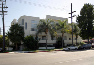 4820-4822 Coldwater Canyon Ave in Sherman Oaks, CA - Foto de edificio - Building Photo