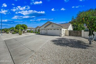 4463 E Downing Cir in Mesa, AZ - Building Photo