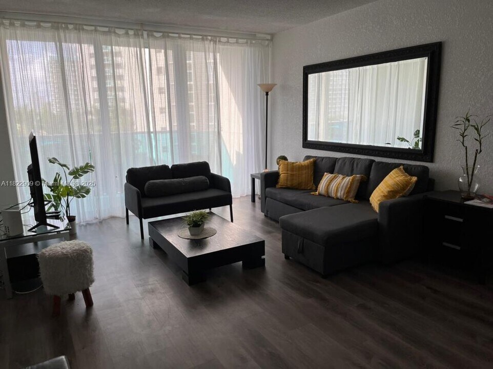 4001 S Ocean Dr in Hollywood, FL - Building Photo
