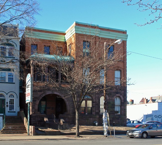 Brownstone Apartments in Richmond, VA - Building Photo - Building Photo