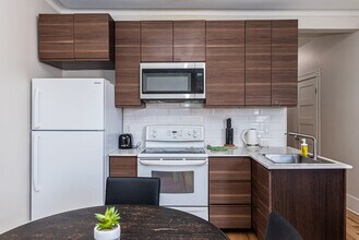 990 Rue du Couvent in Montréal, QC - Building Photo - Building Photo