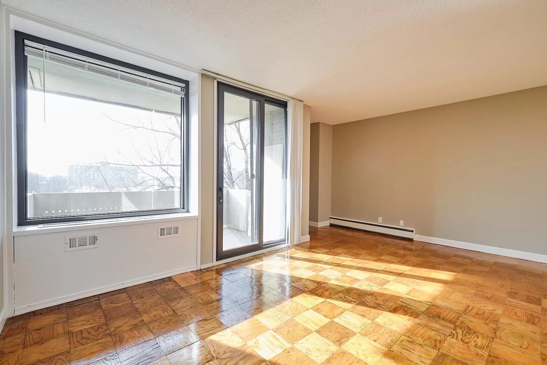 240 M St SW, Unit E404 in Washington, DC - Building Photo